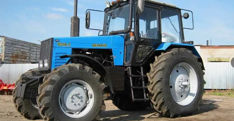 Трактор Беларус МТЗ-1221